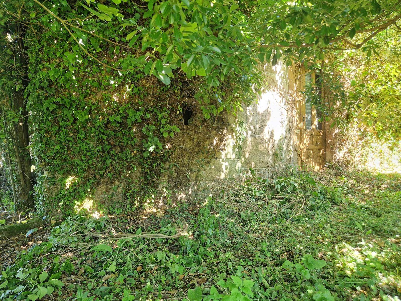 CASA A REFORMAR CON TERRENO MUY CERCA DE BERTAMIRANS