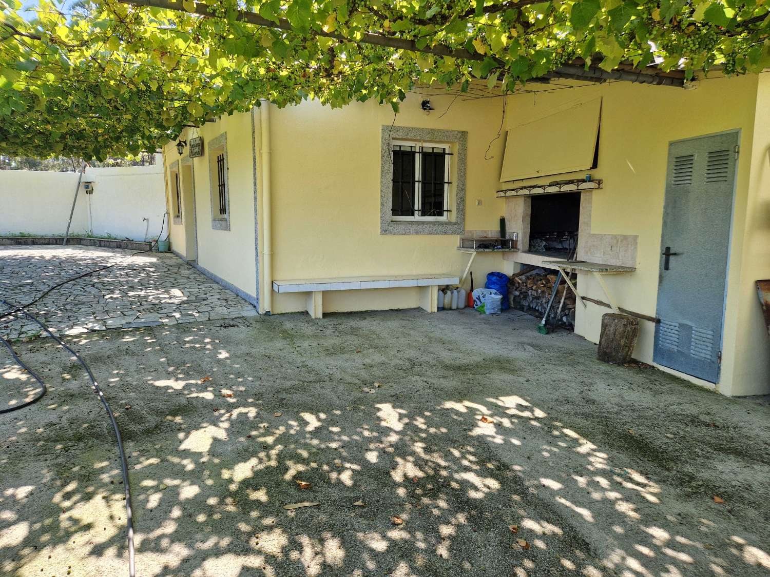 CASA FIN DE SEMANA CON TERRENO EN ZONA DE ROXOS, SANTIAGO