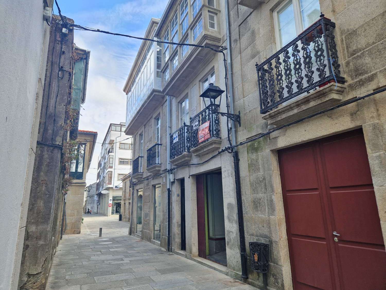 CASA CON COMERCIO EN ZONA VIEJA DE PADRON