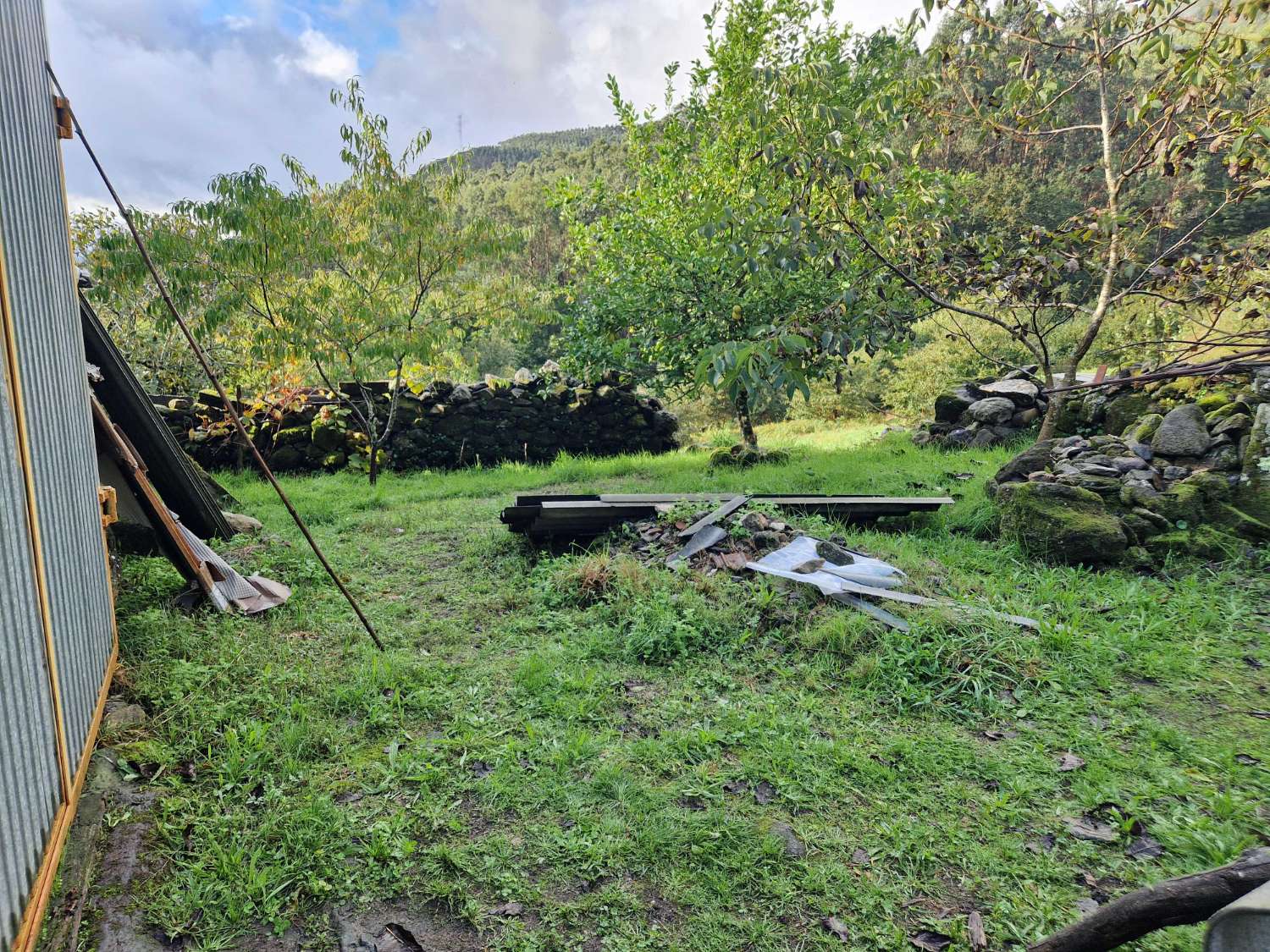 CASA DE PIEDRA PARA REHABILITAR, ZONA BASTAVALES, BRION